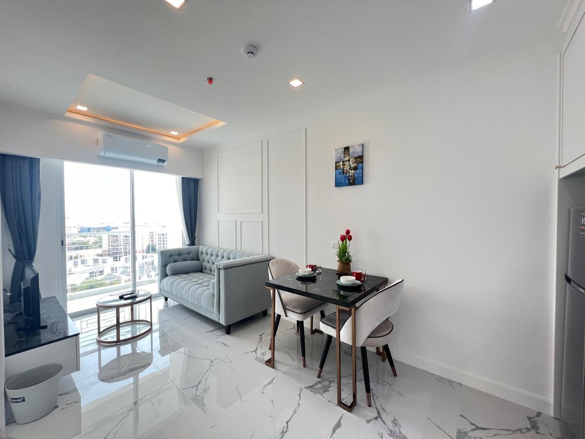 The Empire Tower Pattaya K *